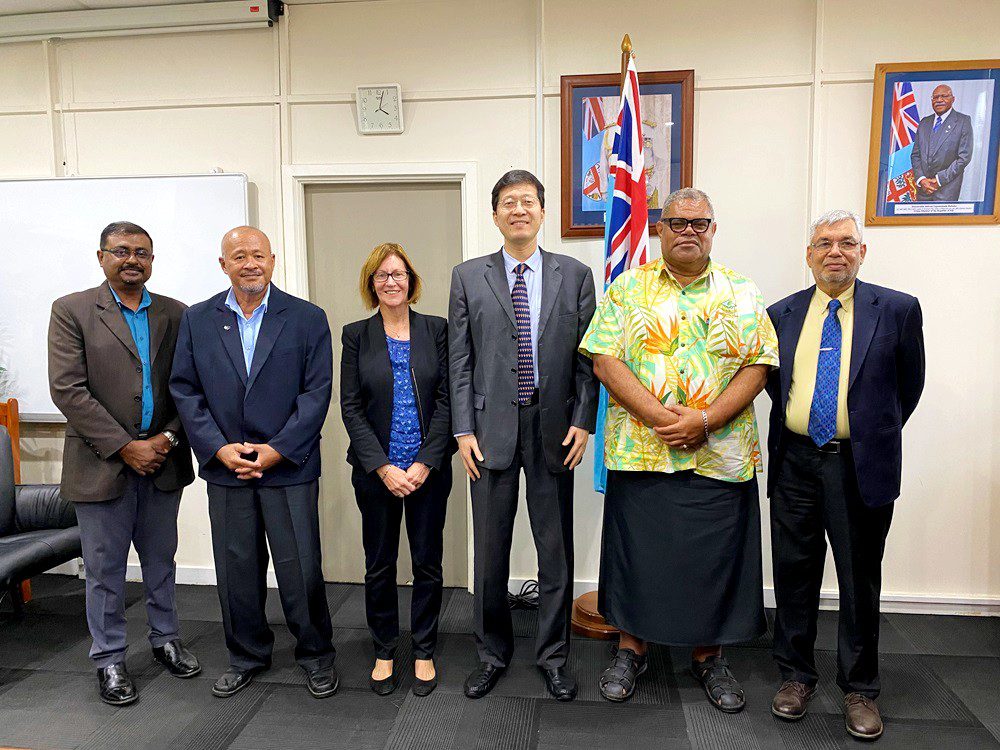 CABI photo with Fiji minister agriculture April2025
